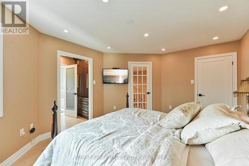 7044 Gablehurst Crescent, Mississauga, ON - Indoor Photo Showing Bedroom