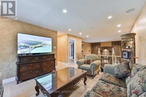 7044 Gablehurst Crescent, Mississauga (Meadowvale Village), ON - Indoor Photo Showing Living Room