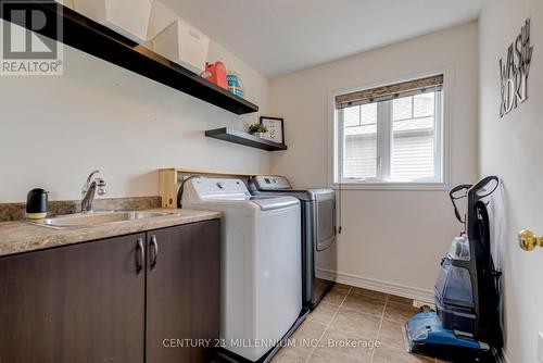 30 Preston Drive, Orangeville, ON - Indoor Photo Showing Laundry Room