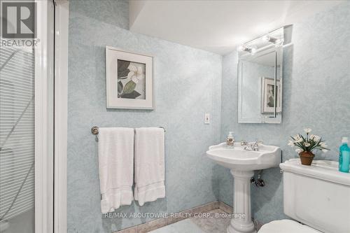 1450 Royal Oaks Road, Mississauga, ON - Indoor Photo Showing Bathroom