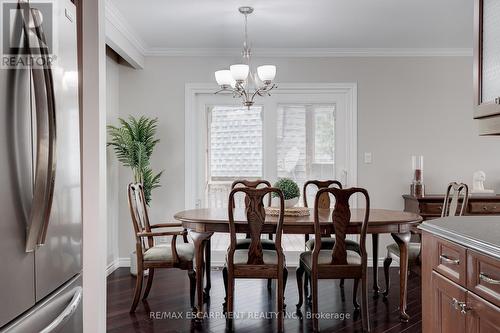 672 Maclaren Drive, Burlington, ON - Indoor Photo Showing Dining Room