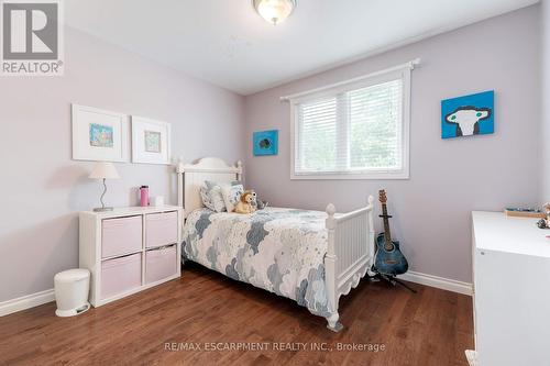 672 Maclaren Drive, Burlington, ON - Indoor Photo Showing Bedroom