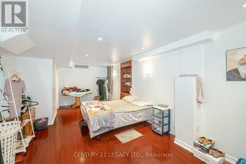 5 Huntspoint Drive, Brampton, ON - Indoor Photo Showing Bedroom