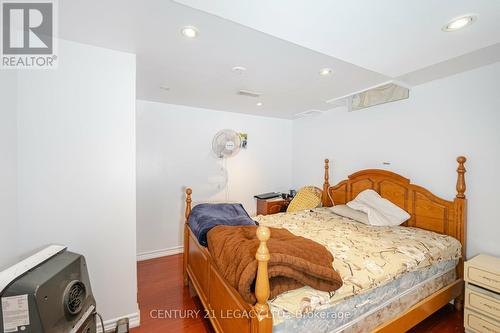 5 Huntspoint Drive, Brampton, ON - Indoor Photo Showing Bedroom