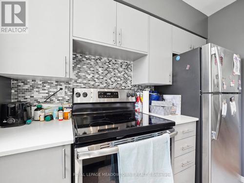 206 - 50 Kingsbridge Garden Circle, Mississauga, ON - Indoor Photo Showing Kitchen