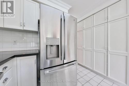 2044 Grand Boulevard, Oakville, ON - Indoor Photo Showing Kitchen