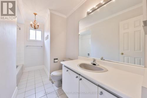 2044 Grand Boulevard, Oakville, ON - Indoor Photo Showing Bathroom