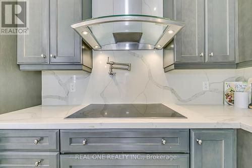 117 Wheat Boom Drive, Oakville, ON - Indoor Photo Showing Kitchen