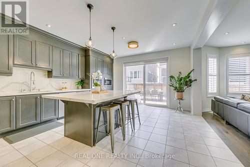 117 Wheat Boom Drive, Oakville, ON - Indoor Photo Showing Kitchen