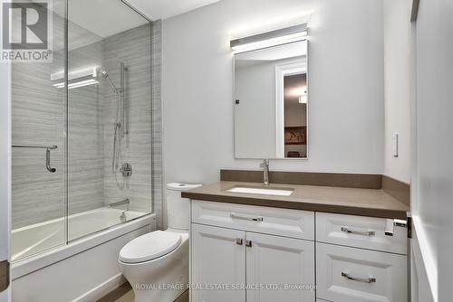 390 Sandhurst Drive, Oakville, ON - Indoor Photo Showing Bathroom