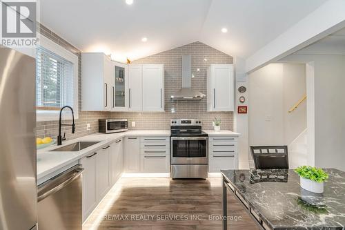 84 Clinton Street, Hamilton, ON - Indoor Photo Showing Kitchen With Stainless Steel Kitchen With Upgraded Kitchen