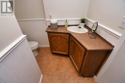 11 Buckingham Street, Brantford, ON - Indoor Photo Showing Bathroom