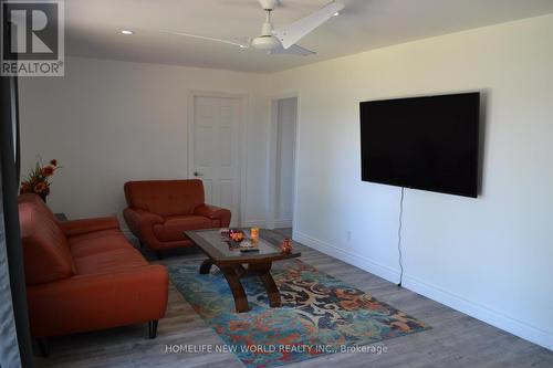 1391 Portage Road, Kawartha Lakes, ON - Indoor Photo Showing Living Room