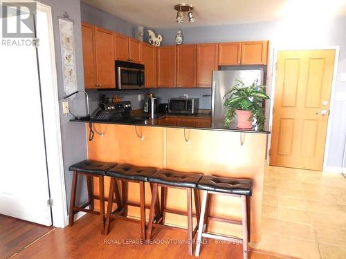 320 - 8 Harris Street, Cambridge, ON - Indoor Photo Showing Kitchen