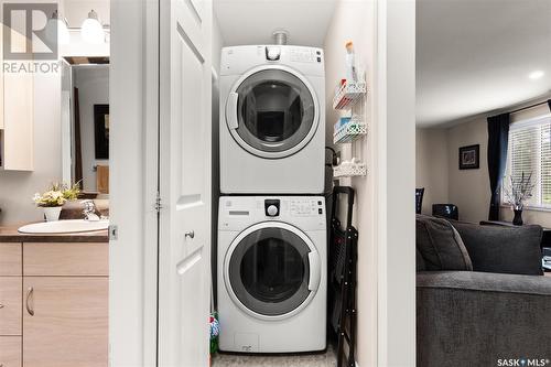 1117 Horace Street, Regina, SK - Indoor Photo Showing Laundry Room