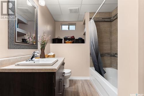 1117 Horace Street, Regina, SK - Indoor Photo Showing Bathroom