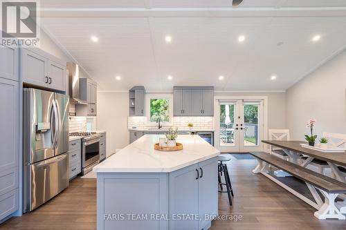 1171 North Shore Drive, Innisfil, ON - Indoor Photo Showing Kitchen With Upgraded Kitchen