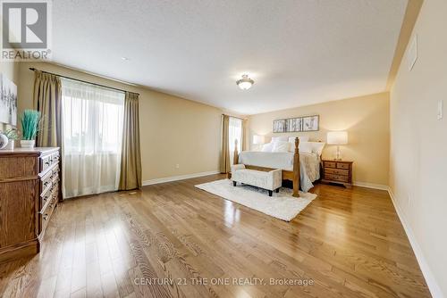 82 Ravine Edge Drive, Richmond Hill, ON - Indoor Photo Showing Bedroom