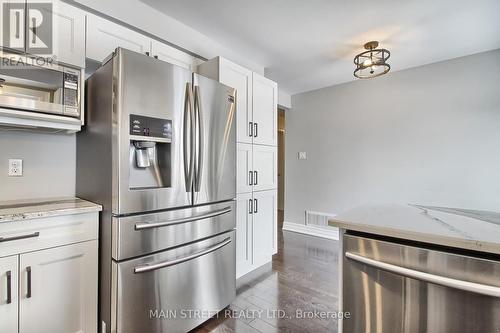 128 Emms Drive, Barrie, ON - Indoor Photo Showing Kitchen