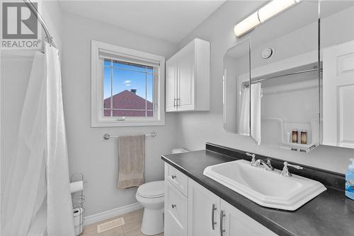 2089 Valleystream Drive, Sudbury, ON - Indoor Photo Showing Bathroom