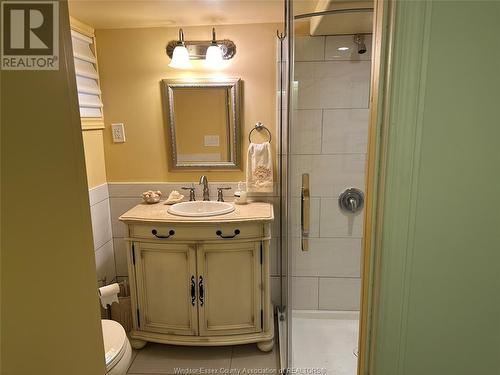 1843 Alexis Road, Windsor, ON - Indoor Photo Showing Bathroom