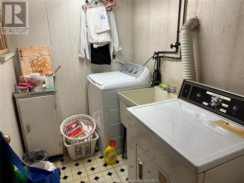 1843 Alexis Road, Windsor, ON - Indoor Photo Showing Laundry Room