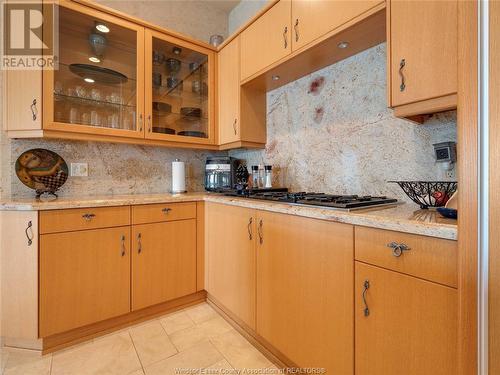 318 Crystal Bay Drive, Amherstburg, ON - Indoor Photo Showing Kitchen