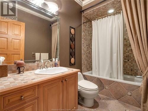 318 Crystal Bay Drive, Amherstburg, ON - Indoor Photo Showing Bathroom