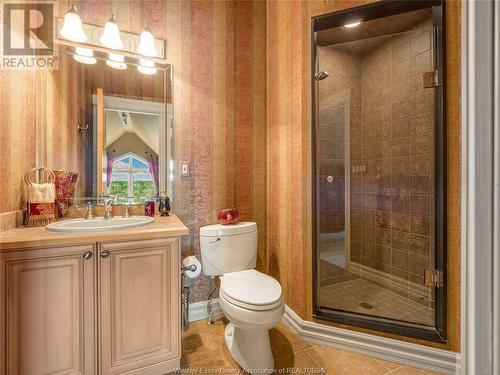 318 Crystal Bay Drive, Amherstburg, ON - Indoor Photo Showing Bathroom