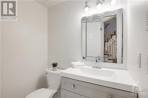 Recently renovated powder room on main level - 33 Forestlane Private, Ottawa, ON - Indoor Photo Showing Bathroom