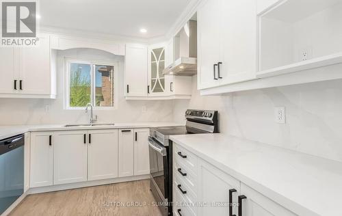 5145 Guildwood Way, Mississauga, ON - Indoor Photo Showing Kitchen