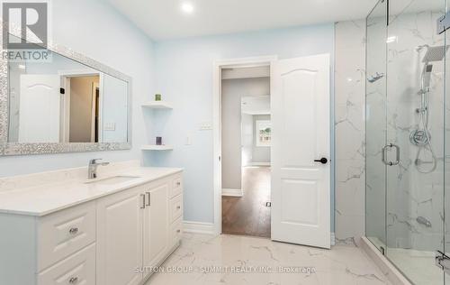 5145 Guildwood Way, Mississauga, ON - Indoor Photo Showing Bathroom