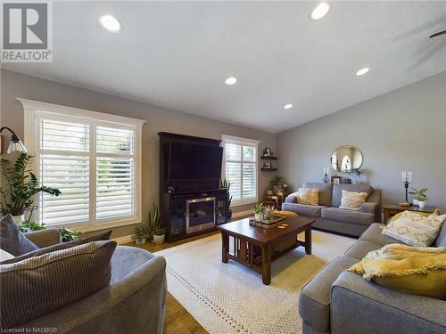 474 Grandview Drive, Wingham, ON - Indoor Photo Showing Living Room With Fireplace