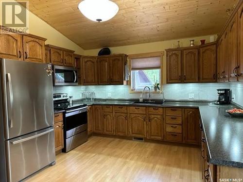 1411 Minayik Crescent, Lac La Ronge, SK - Indoor Photo Showing Kitchen