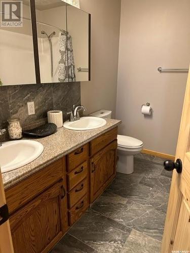 1411 Minayik Crescent, Lac La Ronge, SK - Indoor Photo Showing Bathroom