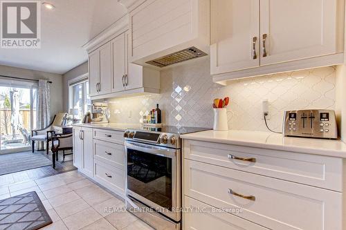 402 Larry Street, Central Elgin, ON - Indoor Photo Showing Kitchen With Upgraded Kitchen