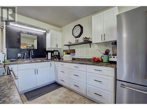 4258 Spur Road, Williams Lake, BC - Indoor Photo Showing Kitchen