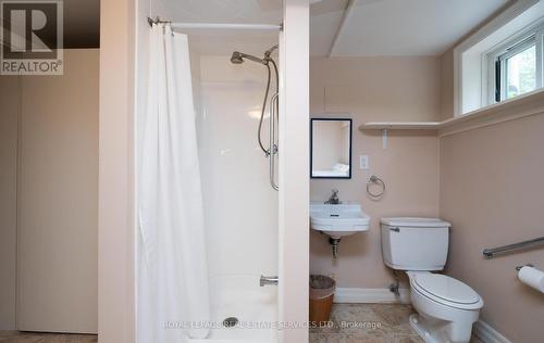 21 Winlock Park, Toronto, ON - Indoor Photo Showing Bathroom