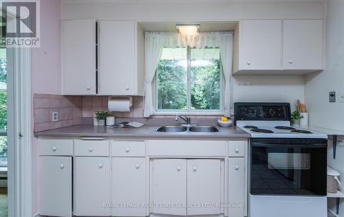 21 Winlock Park, Toronto, ON - Indoor Photo Showing Kitchen With Double Sink