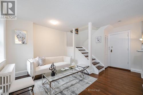 200 - 480 Oriole Parkway, Toronto, ON - Indoor Photo Showing Other Room