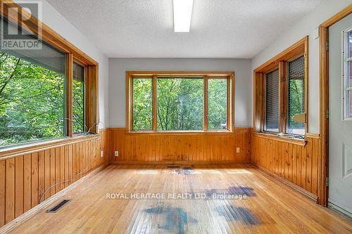 10 Cedar Glen Road, Kawartha Lakes, ON - Indoor Photo Showing Other Room