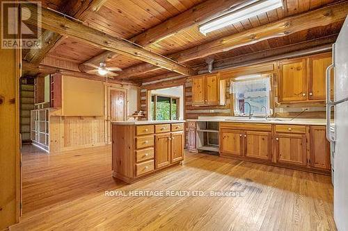 10 Cedar Glen Road, Kawartha Lakes, ON - Indoor Photo Showing Kitchen