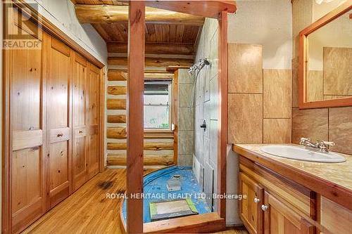 10 Cedar Glen Road, Kawartha Lakes, ON - Indoor Photo Showing Bathroom