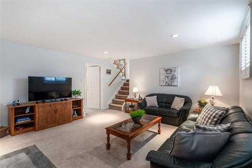 1179 Sixth Line, Oakville, ON - Indoor Photo Showing Living Room