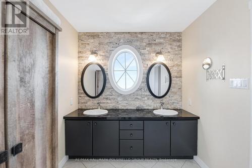 527 Lake Drive E, Georgina, ON - Indoor Photo Showing Bathroom