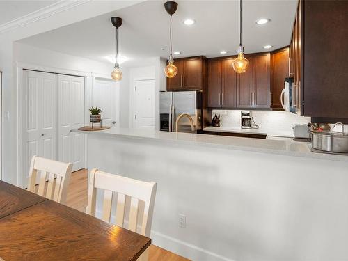 207-2881 Peatt Rd, Langford, BC - Indoor Photo Showing Kitchen