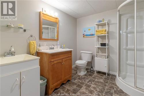 113 Dolbeau St, Dieppe, NB - Indoor Photo Showing Bathroom
