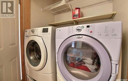 24 2338 Assiniboine Avenue, Regina, SK - Indoor Photo Showing Laundry Room