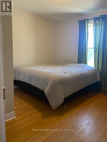 40.5 Victoria Street N, Kawartha Lakes, ON - Indoor Photo Showing Bedroom