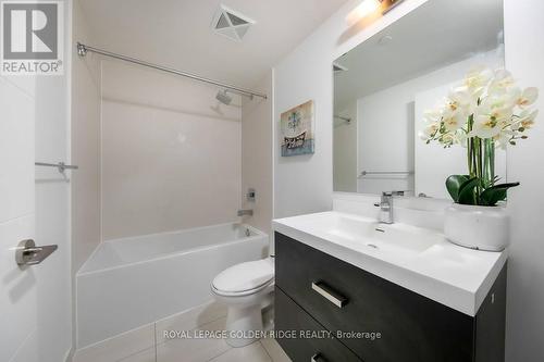 2702 - 50 Wellesley Street E, Toronto, ON - Indoor Photo Showing Bathroom